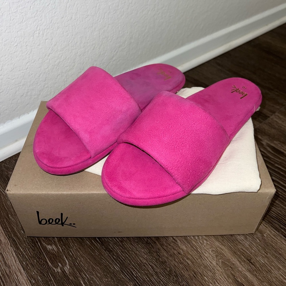 NIB Beek Fuchsia Pink Suede Puffbird Slides Sandals size 10 $290 RARE